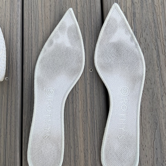 Rothy’s Salt Honeycomb Points - Picture 5 of 6